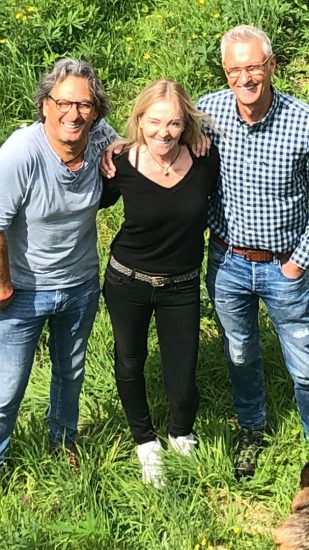 KUNST TRIFFT GARTEN im Garten Malermeister Dietmar Ahle, mit Künstler Herman und Tina Straub